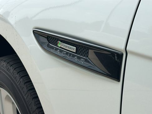 Used 2017 Jaguar F-PACE R-Sport AWD/4WD image 10