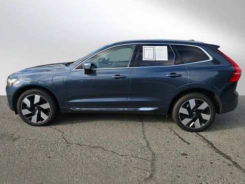 Used 2023 Volvo XC60 T8 Plus image 6