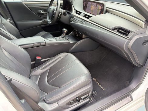 Used 2019 Lexus ES 350 F Sport w/ Accessory Package 2 FWD image 30