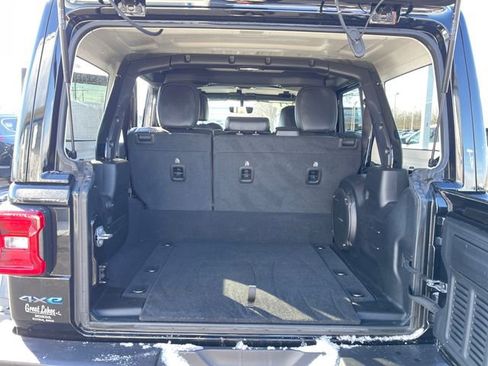 Used 2021 Jeep Wrangler Unlimited Rubicon 4xe w/ Cold Weather Group AWD/4WD image 16