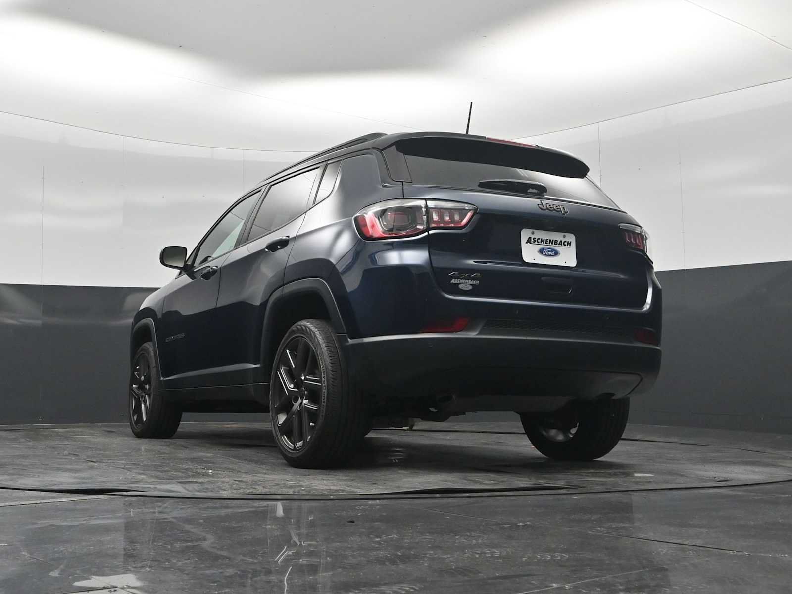 Used 2026 Jeep Compass Limited AWD/4WD image 32