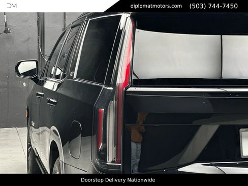 Used 2023 Cadillac Escalade V image 15
