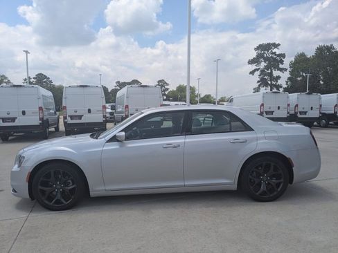 Used 2023 Chrysler 300 S image 9
