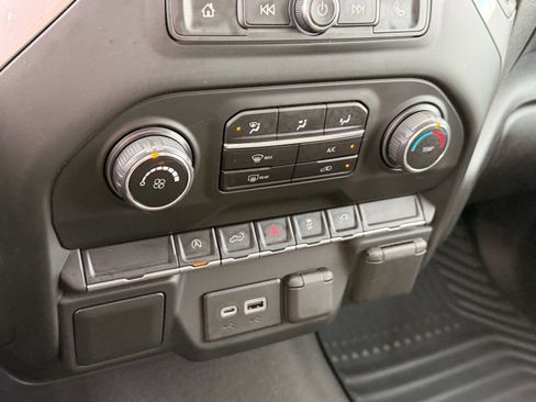 Used 2021 Chevrolet Silverado 1500 Custom image 18