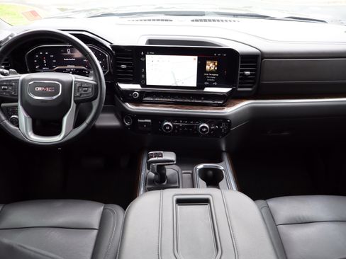 Used 2022 GMC Sierra 1500 Elevation w/ Elevation Premium Package image 20