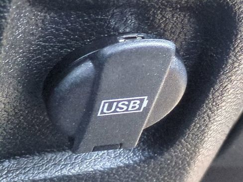 Used 2019 RAM 1500 Tradesman w/ Chrome Appearance Group image 21