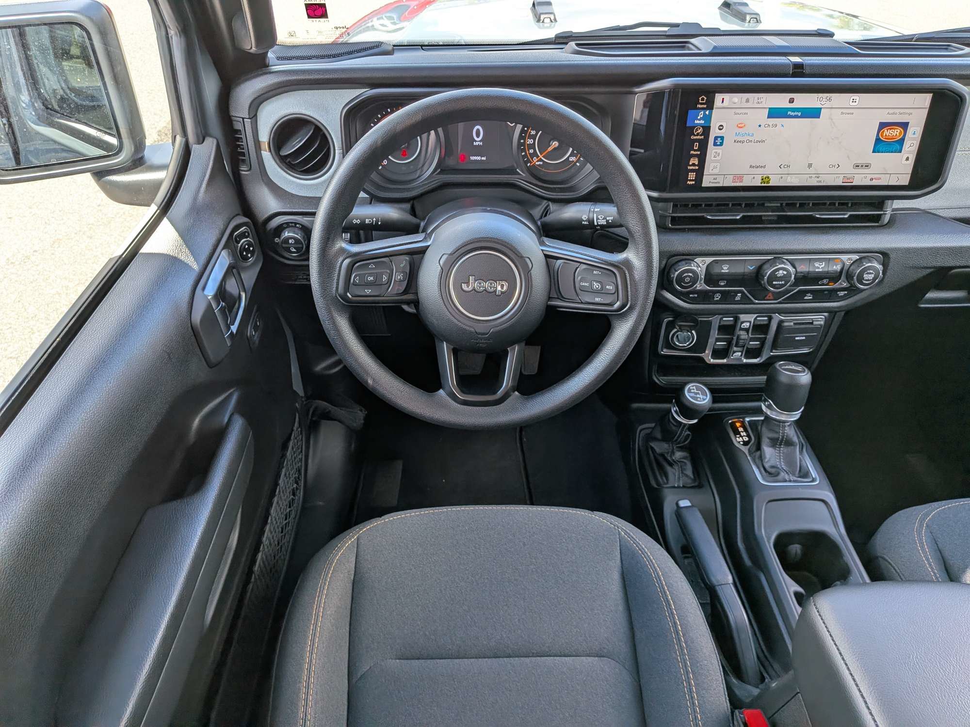 Used 2025 Jeep Gladiator Sport AWD/4WD image 16