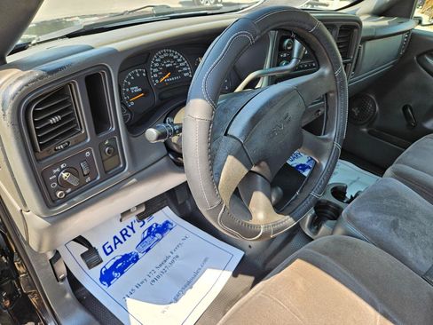 Used 2007 GMC Sierra 1500 W/T w/ Light Duty Power Package AWD/4WD image 17