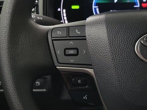 Used 2025 Toyota Camry LE FWD image 25