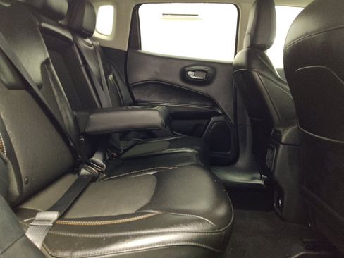 Used 2018 Jeep Compass Latitude AWD/4WD image 19