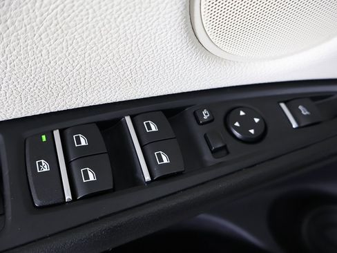 Used 2016 BMW X5 xDrive40e image 37