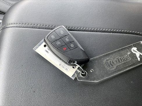 Used 2025 Chevrolet Tahoe LT image 36