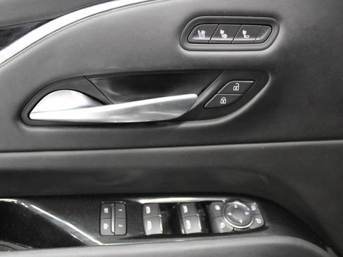 Used 2023 Cadillac Escalade V w/ LPO, ONYX Package image 18