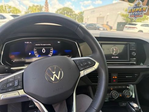 Used 2024 Volkswagen Jetta SE w/ Panoramic Sunroof Package FWD image 21