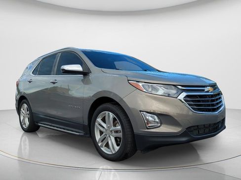 Used 2018 Chevrolet Equinox Premier FWD image 3