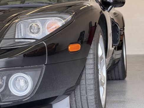 Used 2005 Ford GT RWD image 12