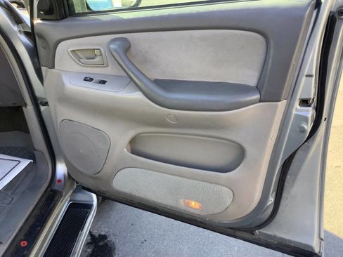 Used 2007 Toyota Sequoia SR5 image 33