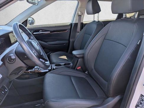Used 2024 Kia Seltos EX FWD image 16
