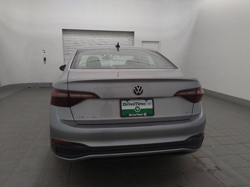 Used 2024 Volkswagen Jetta SE FWD image 6
