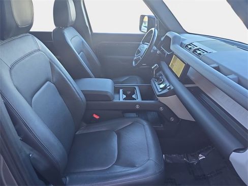 Used 2024 Land Rover Defender 110 S image 10
