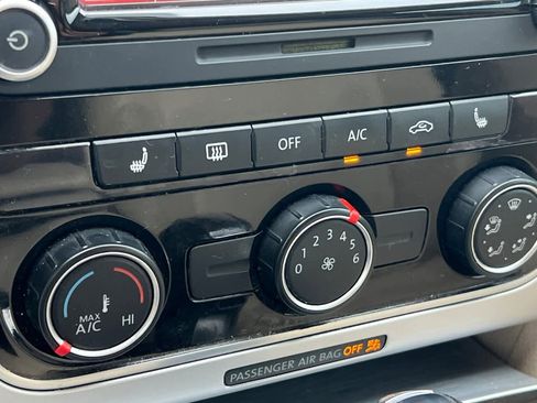 Used 2013 Volkswagen Passat 2.5 SE image 19