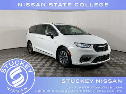Used 2023 Chrysler Pacifica Limited