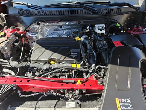 Used 2025 Chevrolet Trax LT w/ LT Convenience Package image 21