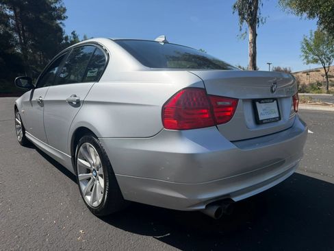 Used 2011 BMW 328i Sedan RWD image 3