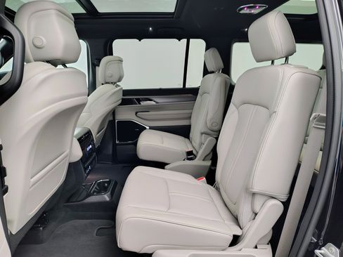 New 2026 Jeep Grand Wagoneer Limited AWD/4WD image 26