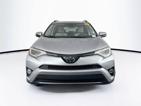 Used 2018 Toyota RAV4 XLE FWD image 3