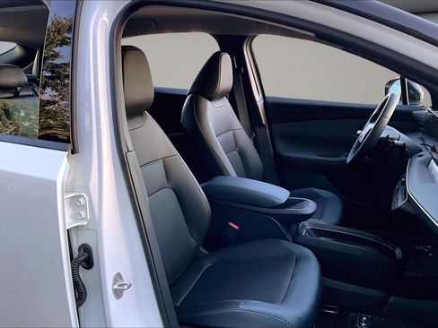 New 2026 Nissan Leaf SV+ w/ Floor Mat Package (SV+) image 11