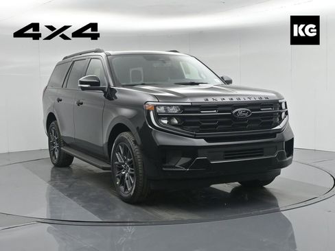 New 2026 Ford Expedition Platinum w/ Stealth Appearance Package image 1