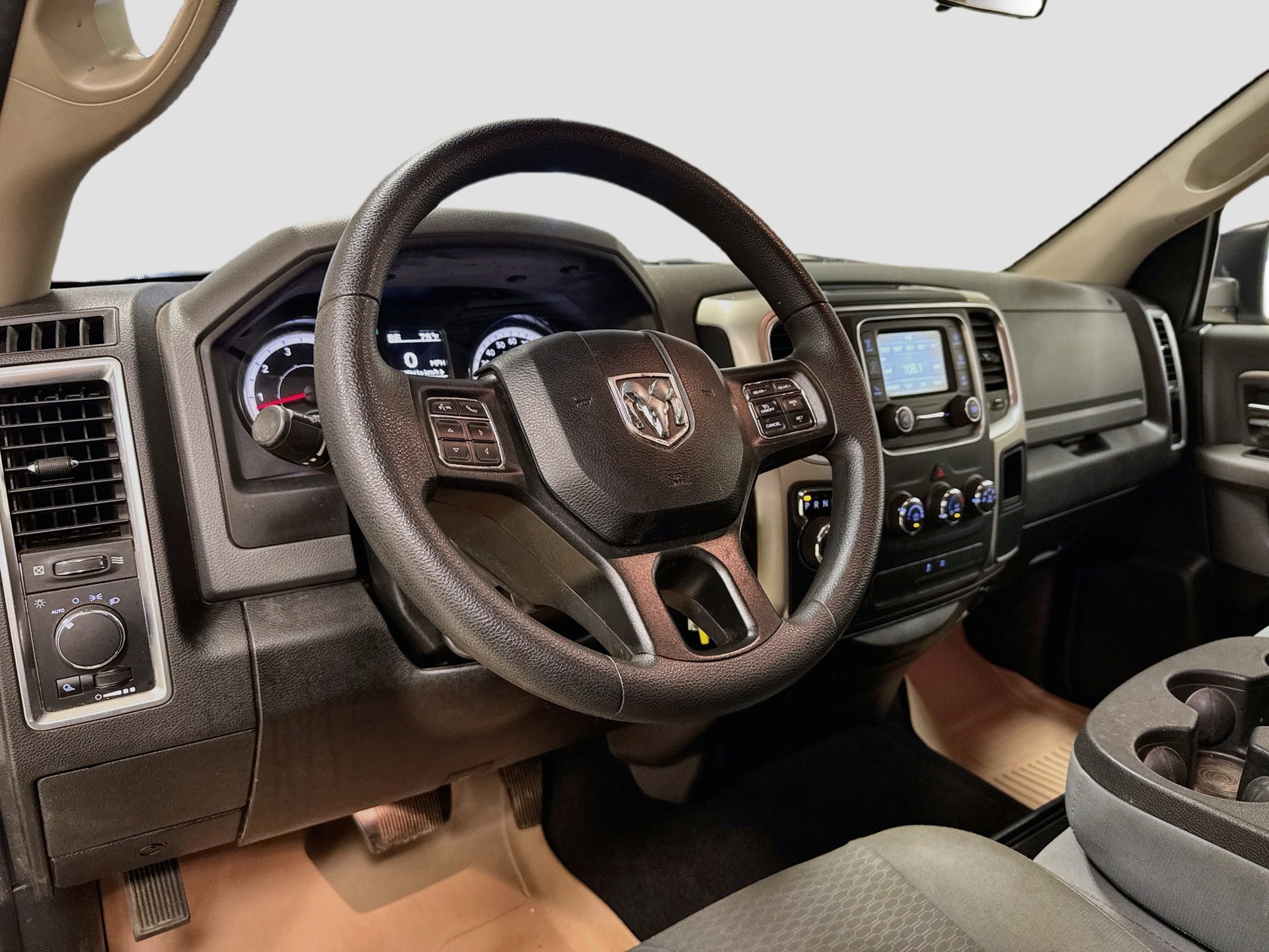 Used 2019 RAM 1500 Classic SLT RWD image 9