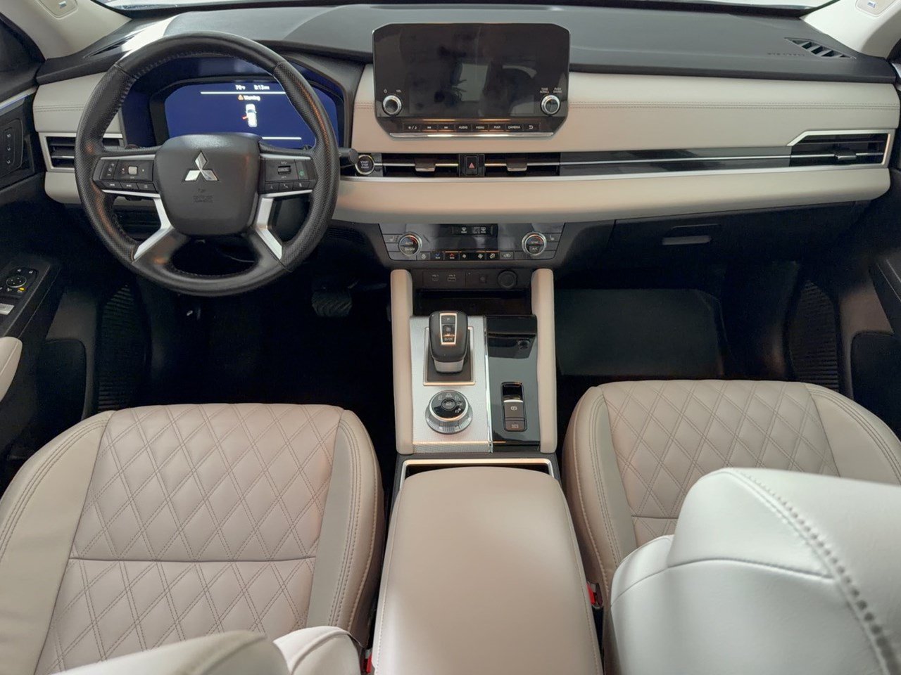 Used 2024 Mitsubishi Outlander SEL FWD image 17