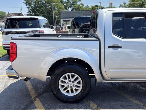 Used 2016 Nissan Frontier SV w/ SV Value Truck Package RWD image 11