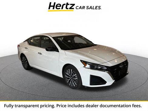 Used 2025 Nissan Altima 2.5 SV FWD image 1