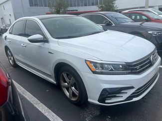 Used 2017 Volkswagen Passat 1.8T R-Line w/ R-Line Lighting Package FWD video 1