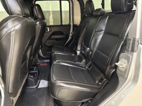Used 2020 Jeep Gladiator Overland image 33