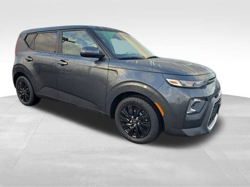 Used 2022 Kia Soul LX image 1