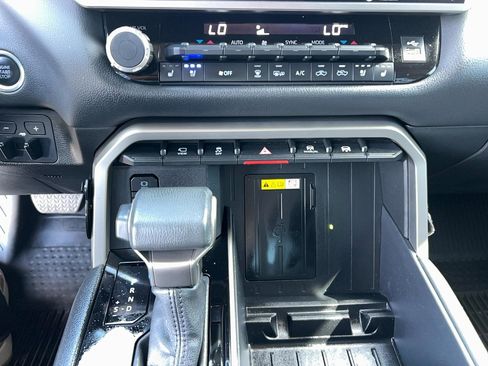 Used 2023 Toyota Tundra Limited image 23