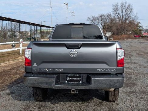 Used 2017 Nissan Titan SV image 6