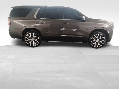 Used 2021 Chevrolet Tahoe LT w/ LT Signature Package RWD image 8
