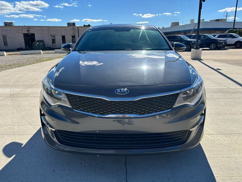 Used 2017 Kia Optima LX image 4