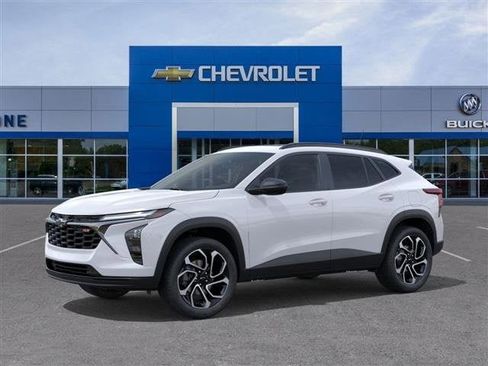 New 2025 Chevrolet Trax RS w/ Sunroof Package image 2