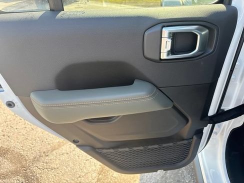 New 2026 Jeep Gladiator Mojave AWD/4WD image 18