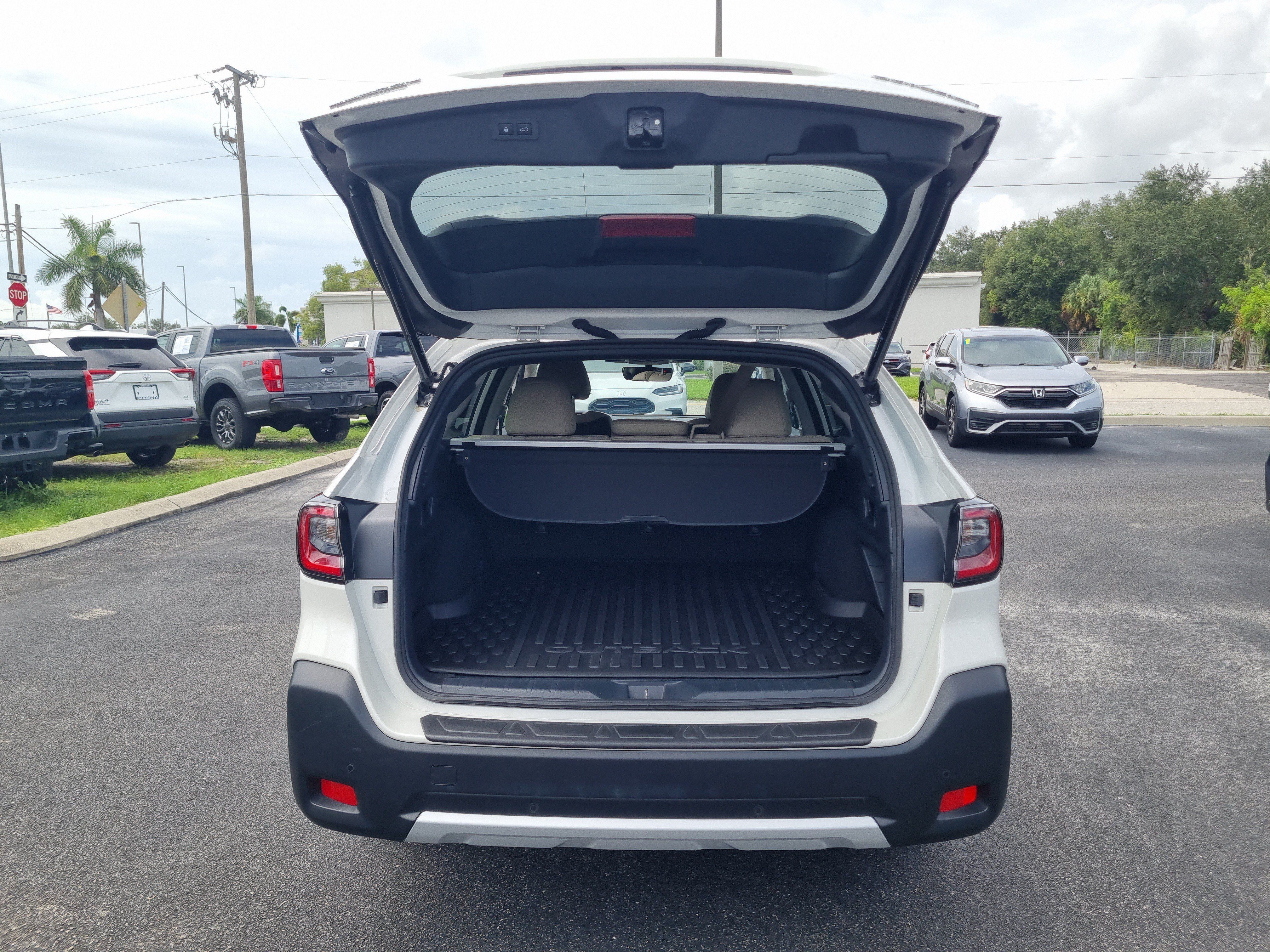 Certified 2024 Subaru Outback Limited AWD/4WD image 9