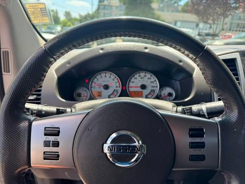 Used 2011 Nissan Frontier PRO-4X AWD/4WD image 18