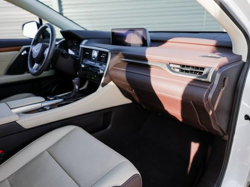 Used 2018 Lexus RX 450h AWD image 28