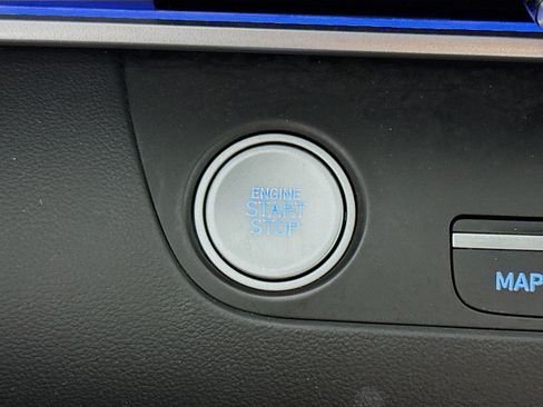 Used 2024 Hyundai Elantra SEL image 21