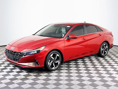 Used 2022 Hyundai Elantra Limited image 4